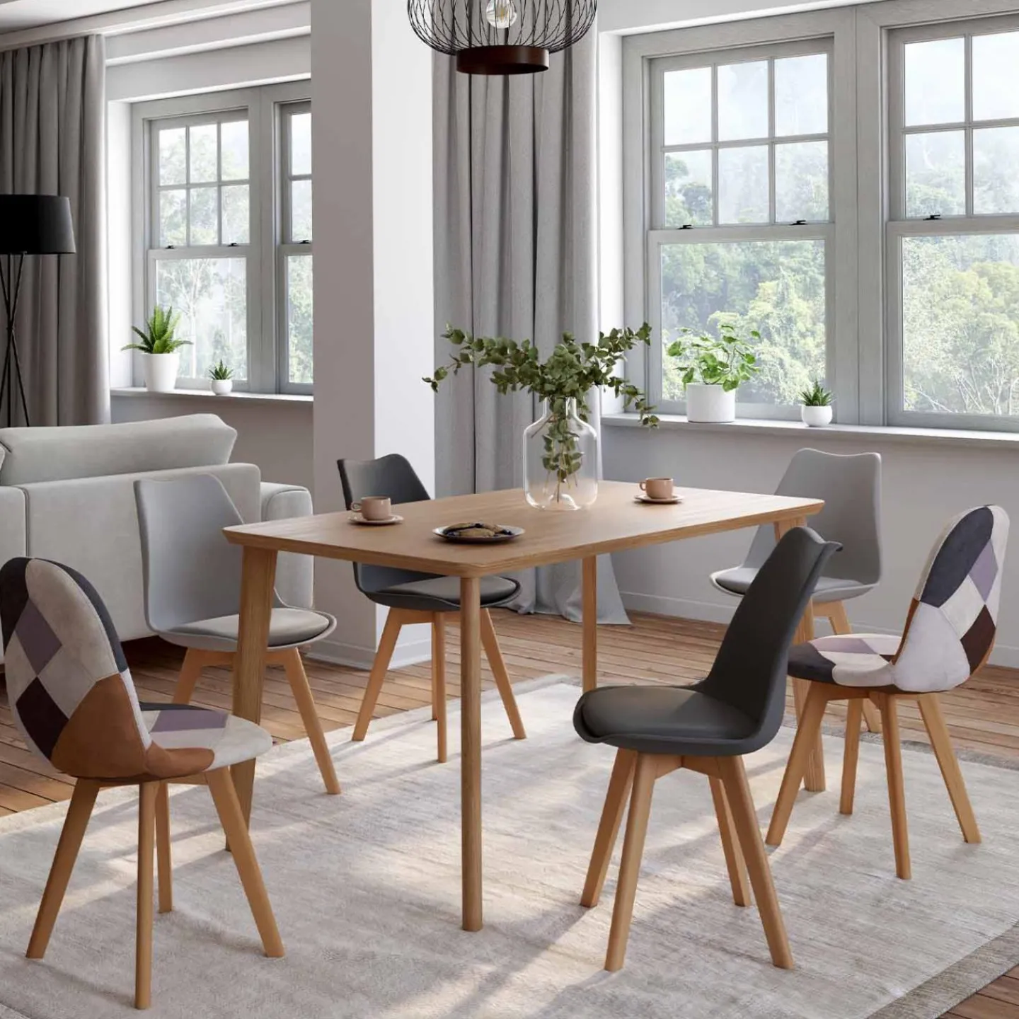 Chaises scandinaves mix color : gris foncé, gris clair, patchworks marron*IDMarket Hot