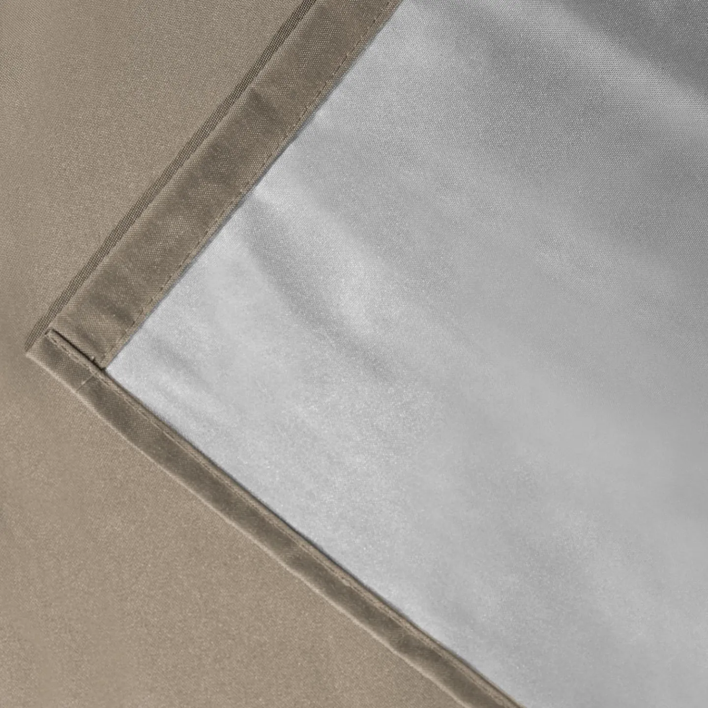 Rideaux occultants thermiques couleur taupe*IDMarket Hot