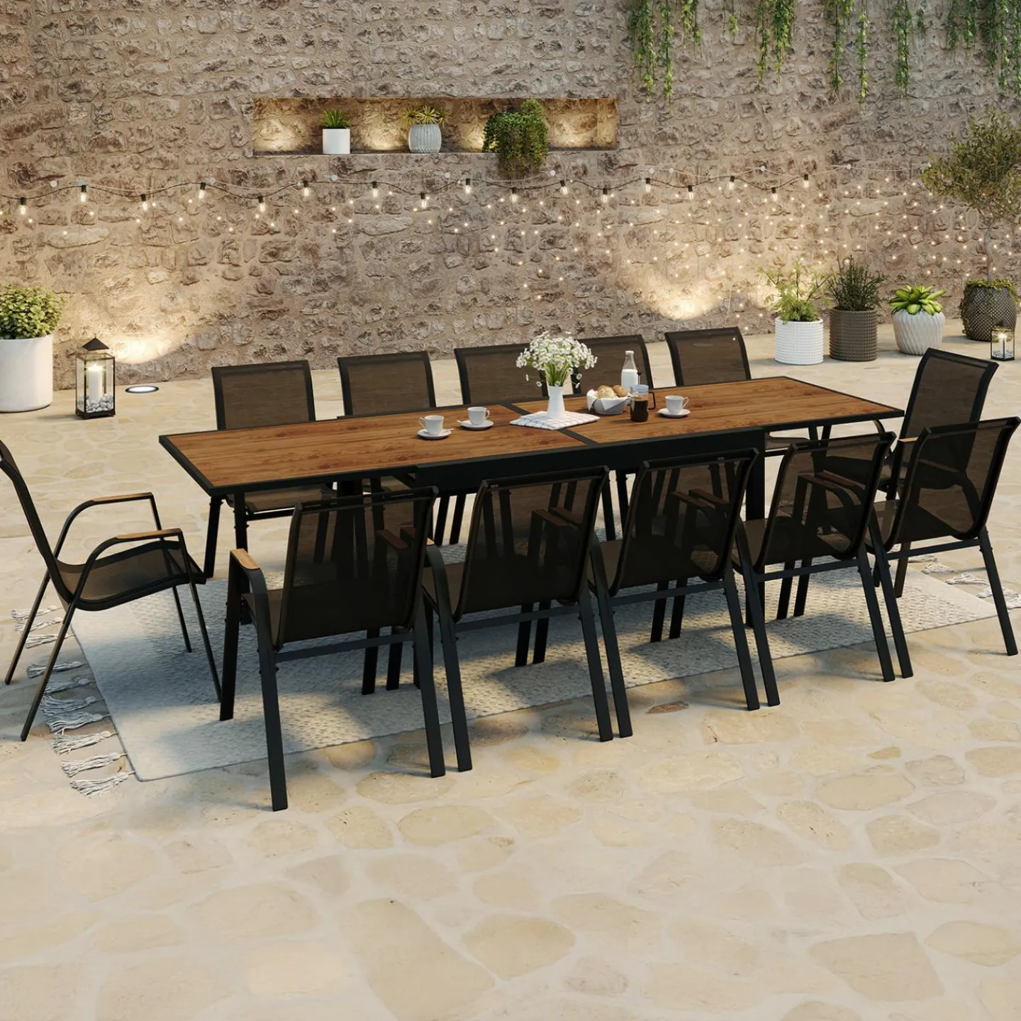 Salon de jardin table extensible avec plateau verre trempé effet bois et chaises empilables*IDMarket Outlet