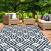 Tapis extérieur terrasse motifs géométriques noir et blanc 270 x 370 cm*IDMarket Discount